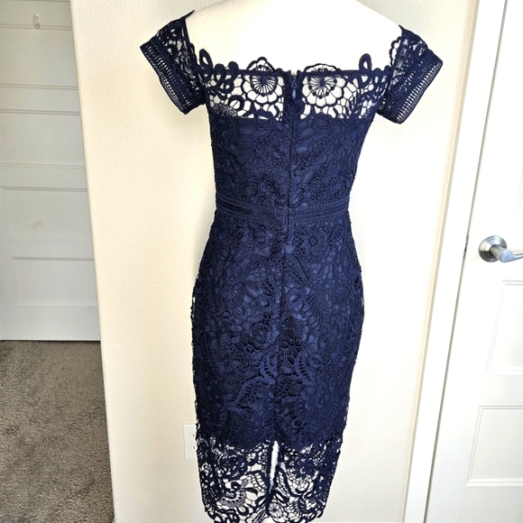 NWT!!! Chi Chi London Navy Lace Midi Dress, Size 4 - Picture 5 of 7